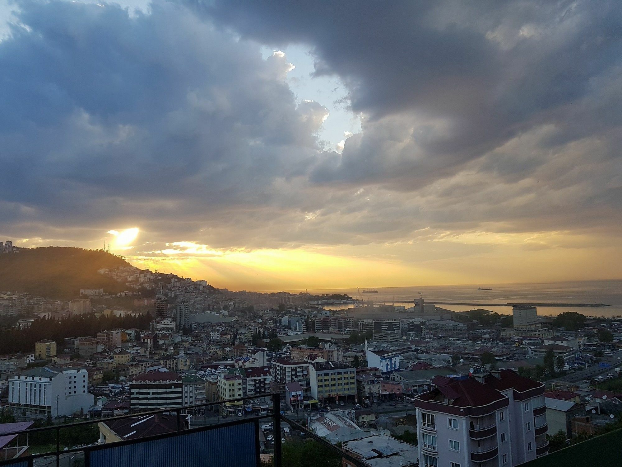 Nuralp Apart Otel - Trabzon Bagian luar foto