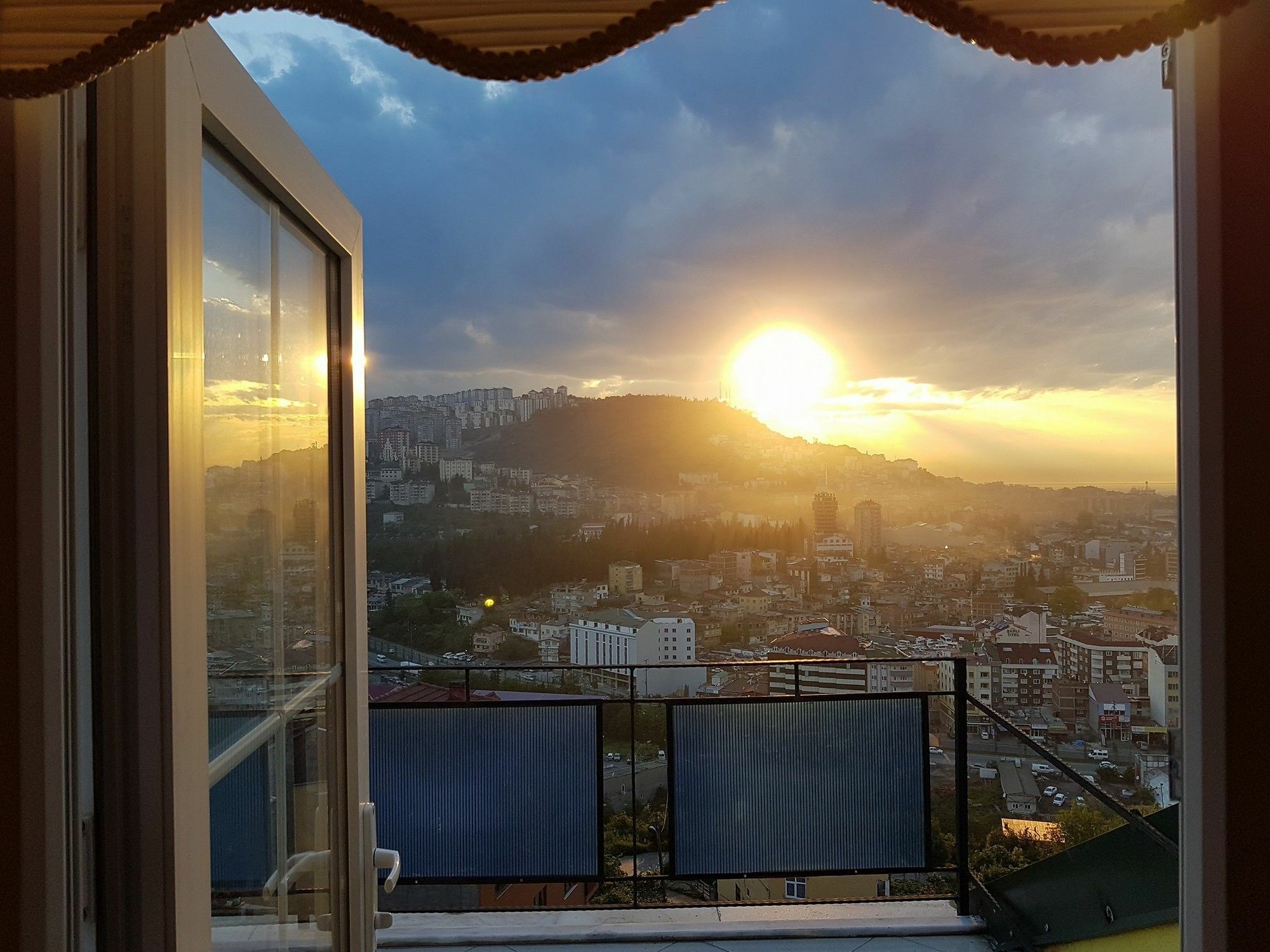 Nuralp Apart Otel - Trabzon Bagian luar foto
